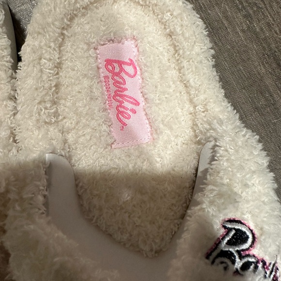 Barbie Women's Cozy X-Band and Open Toe Memory Foam Indoor Outdoor Sole.Size 5-6 - Picture 6 of 7